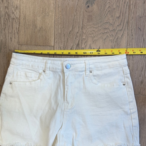 Abound Cream Jean Shorts for Women Size 31 - Picture 5 of 7